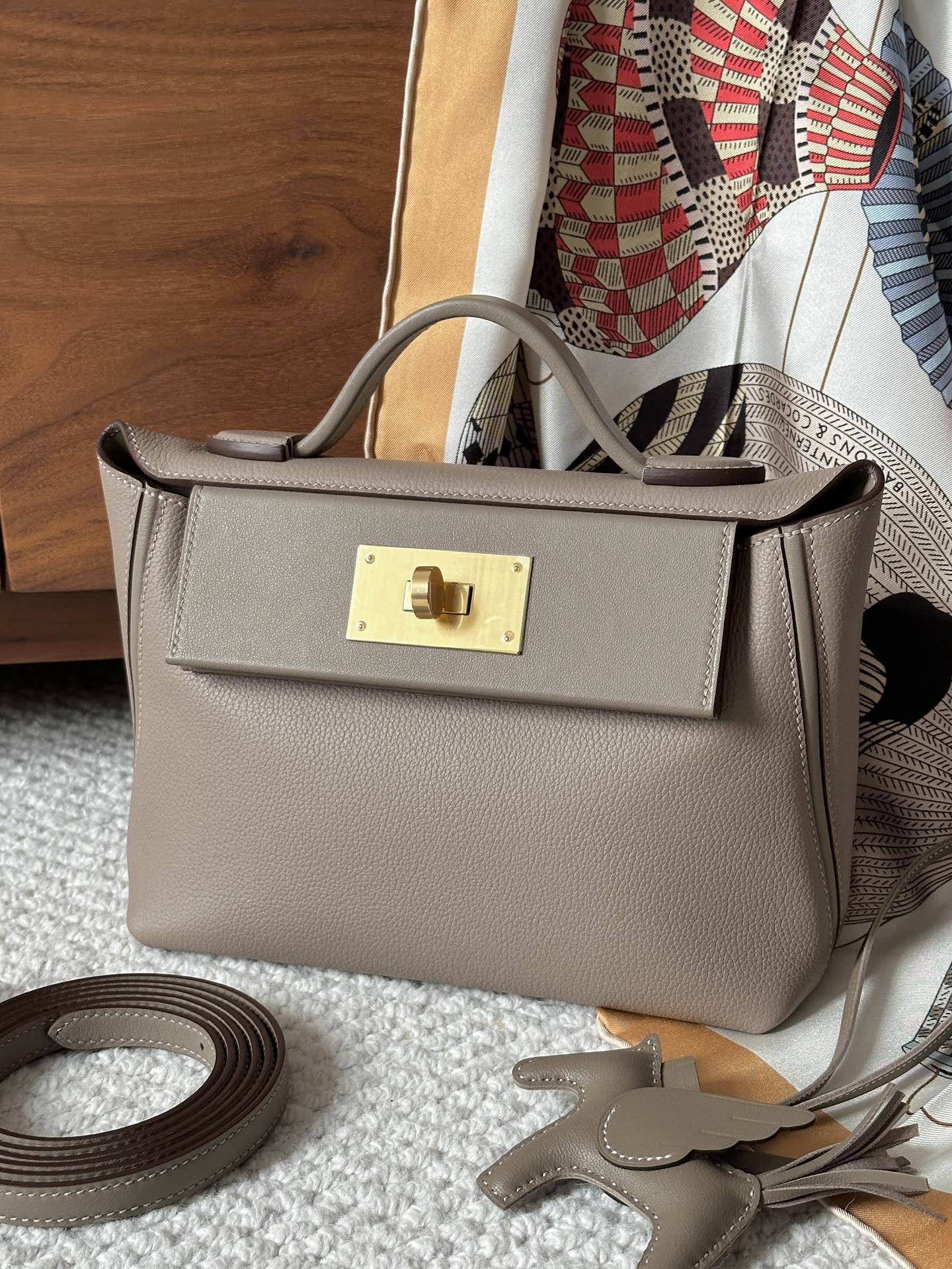 Hermes Kelly Mini 2424 21cm Handbag in Grey Clemence Leather